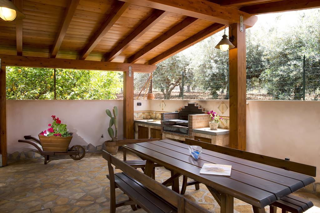 Alba Marina B&B Castelluzzo Bagian luar foto