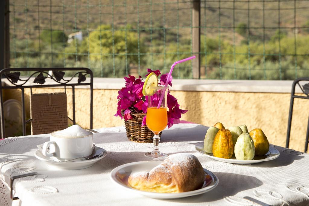 Alba Marina B&B Castelluzzo Bagian luar foto